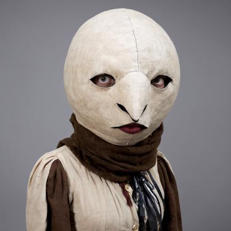 11510-472801736-_lora_SDXL_Mask_Sa_May_1_ mask,  woman in a costume with a large head.png